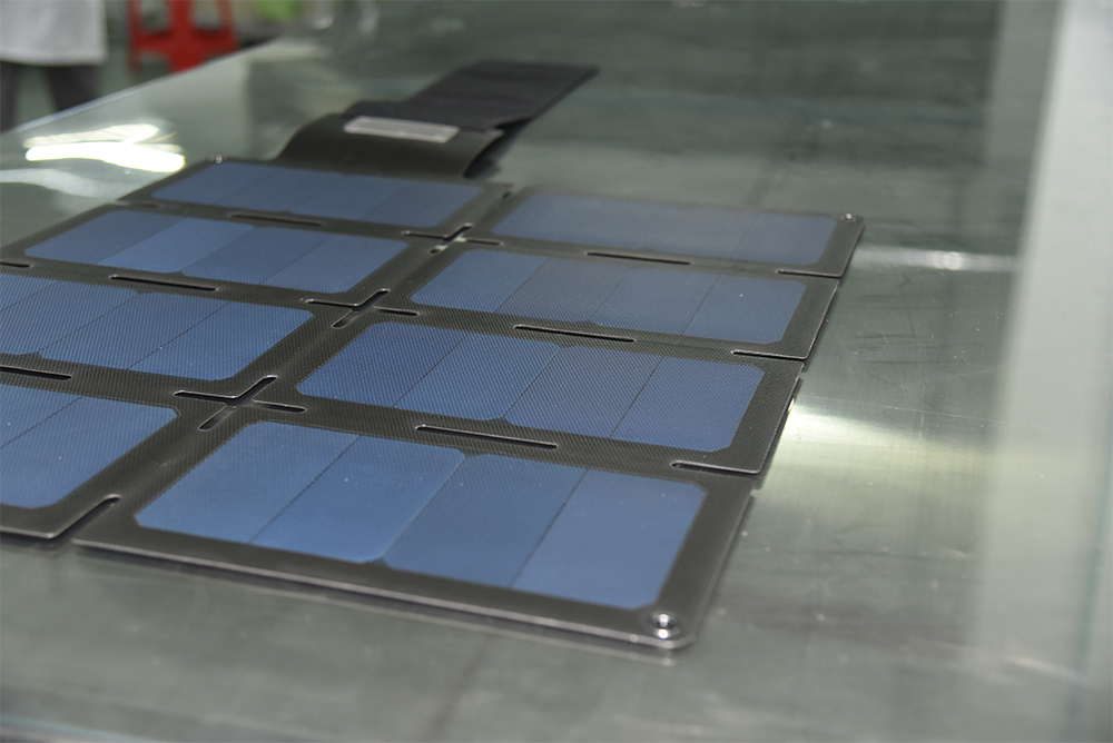 60W Foldable Solar Blanket With SUNPOWER Solar Cells-NEWLIGHT ENERGY