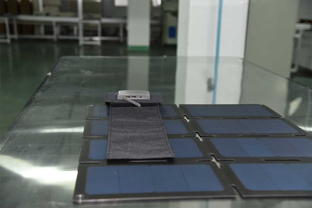 60W Foldable Solar Blanket With SUNPOWER Solar Cells-NEWLIGHT ENERGY