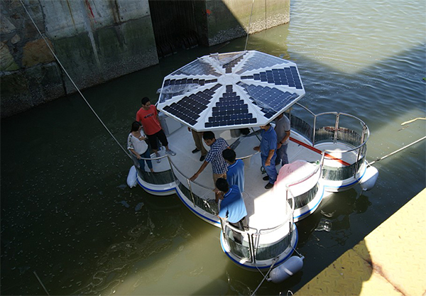 smart-solar-boat-3