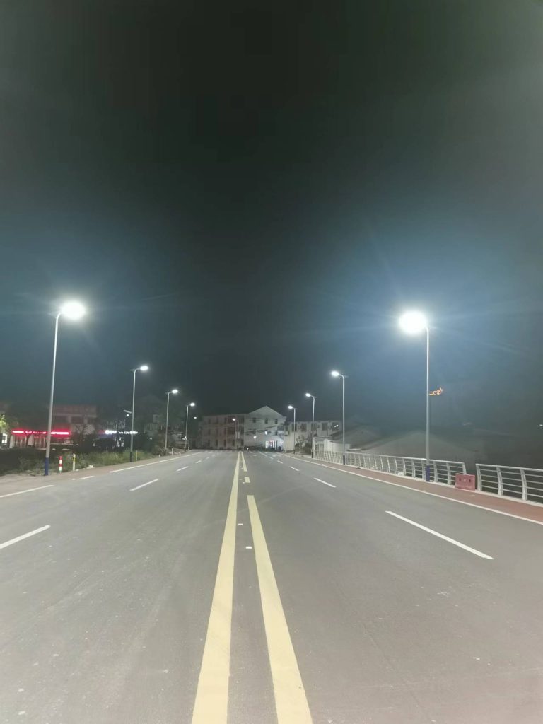 60W all in one solar light-Day and night on the road effect-NEWLIGHT ENERGY