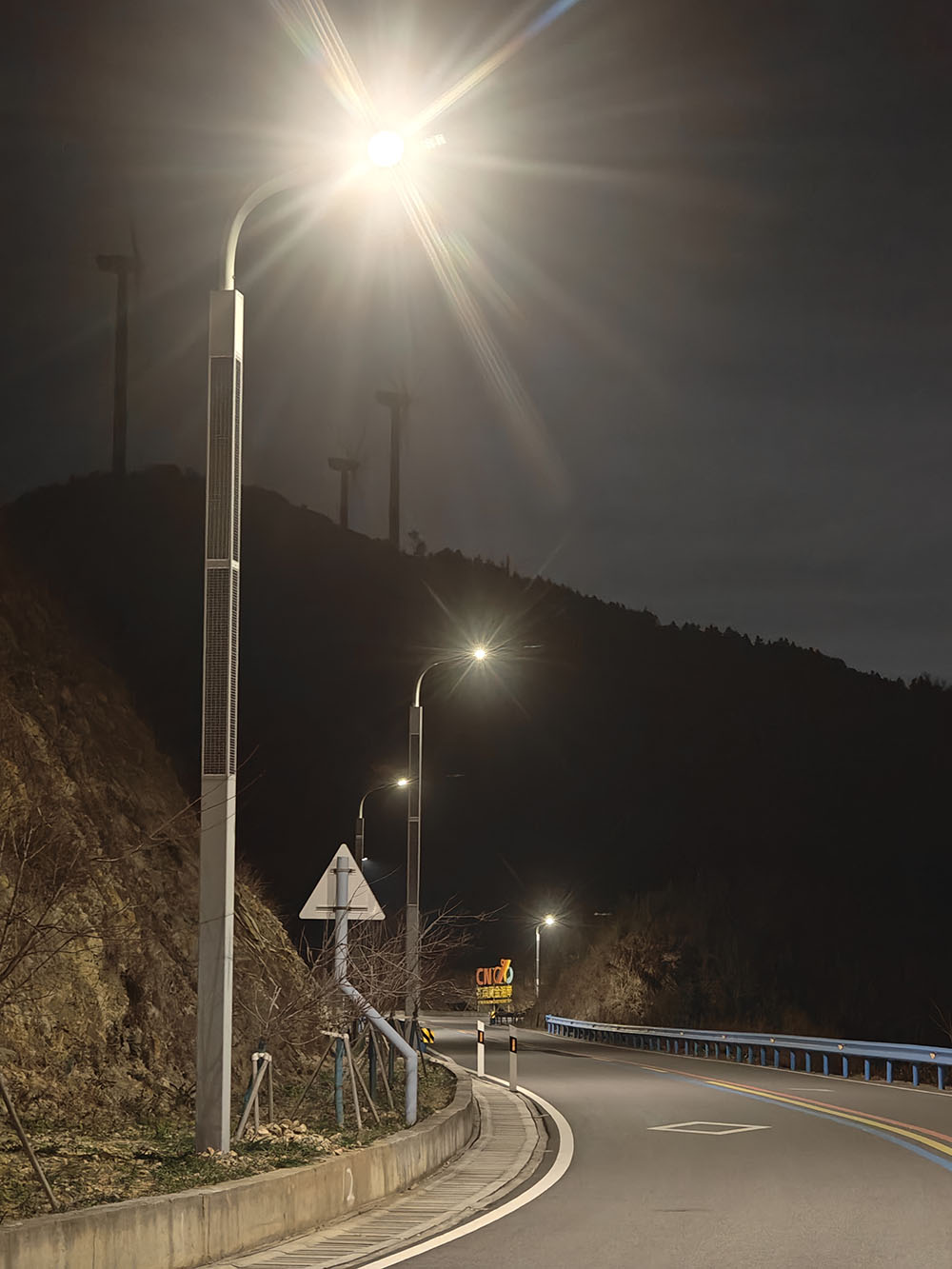 What Is a Wrap-Pole Solar Light? The Ultimate Guide to Flexible Curved Design-NEWLIGHT ENERGY Step-by-Step Installation and Lower Maintenance Realities